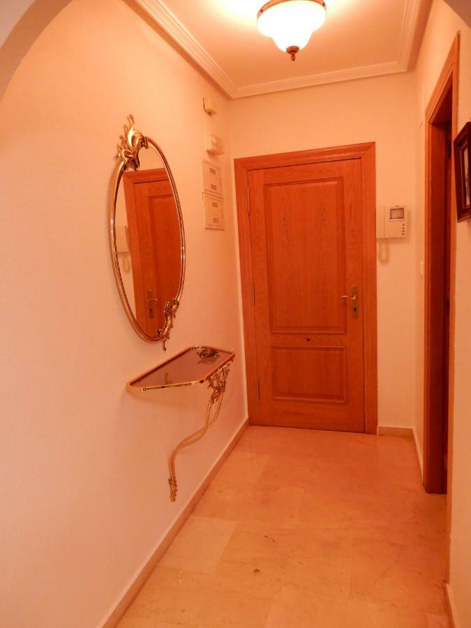 Appartement Edificio 1º Linea De Playa, En Paseo Maritimo De Torrevieja, Alicante, Costa Blanca