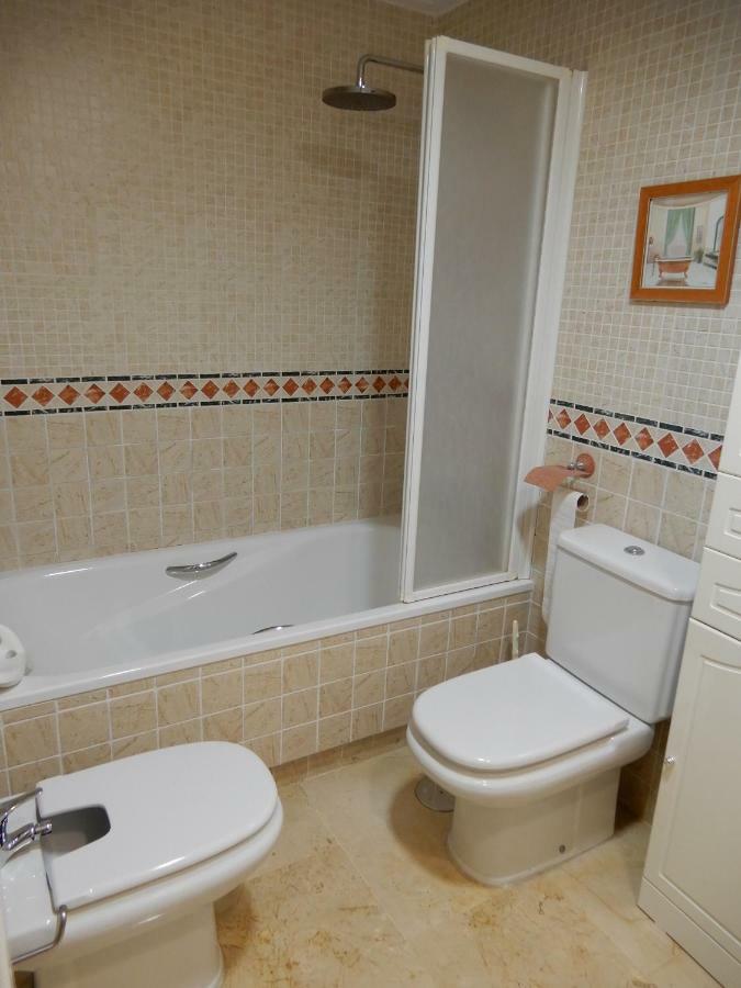 Edificio 1º Linea De Playa, En Paseo Maritimo De Torrevieja, Alicante, Costa Blanca Appartement *